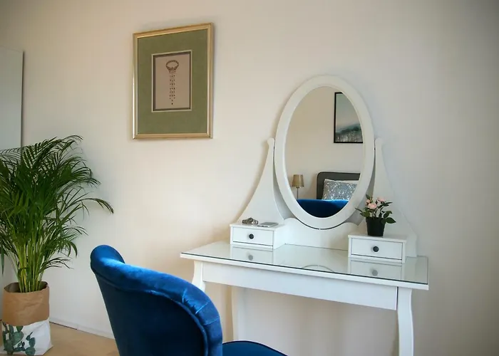 Spacious 2rooms In The Center Apartment *